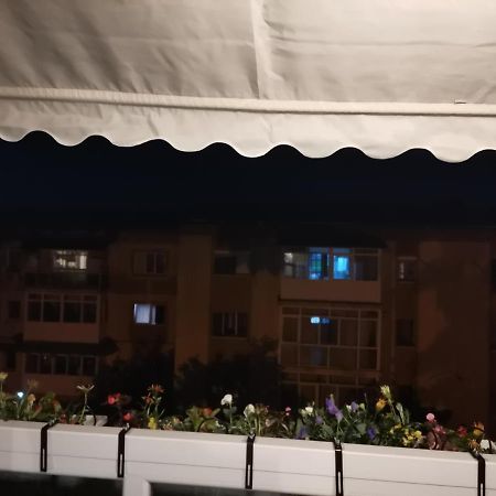 Bloom Box Apartments Craiova Ngoại thất bức ảnh