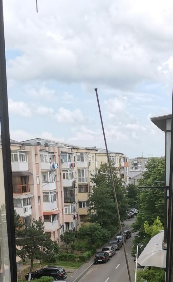Bloom Box Apartments Craiova Ngoại thất bức ảnh