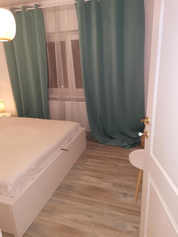 Bloom Box Apartments Craiova Ngoại thất bức ảnh