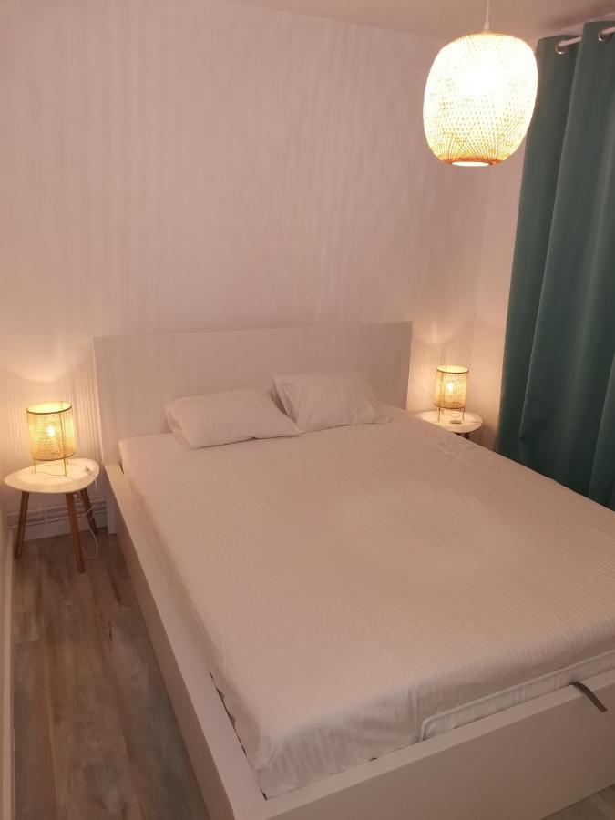 Bloom Box Apartments Craiova Ngoại thất bức ảnh