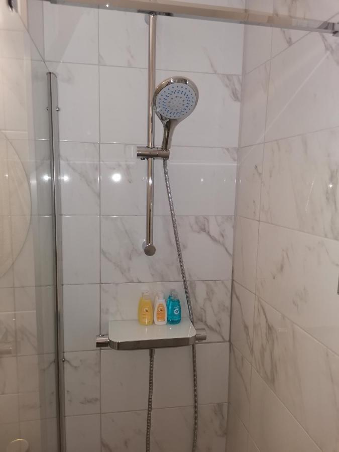Bloom Box Apartments Craiova Ngoại thất bức ảnh