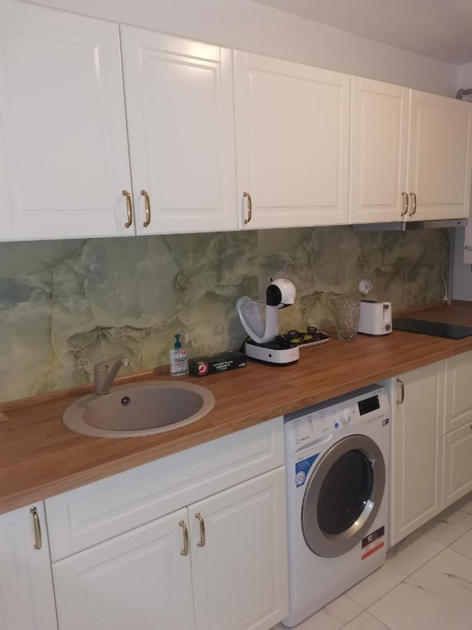 Bloom Box Apartments Craiova Ngoại thất bức ảnh